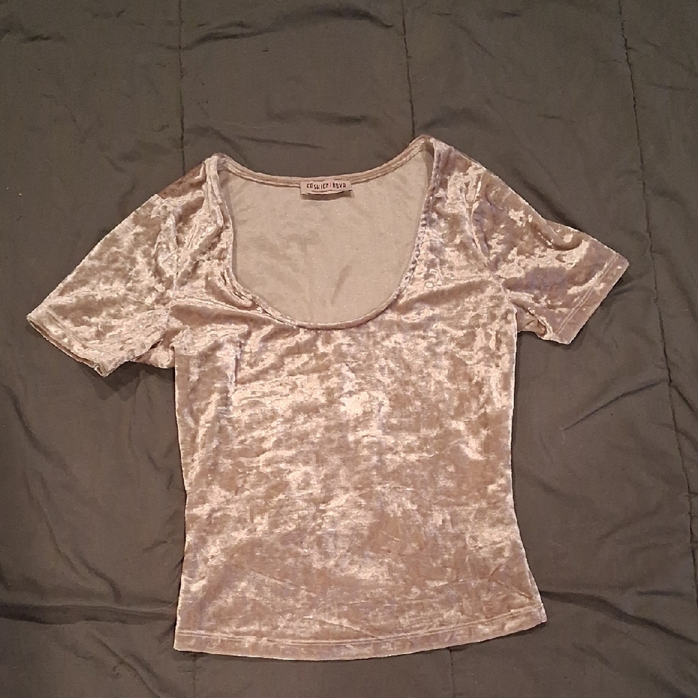 Fashion Nova Short Sleeve Crushed Velvet Scoop Neck Tee in Light Taupe